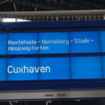 6 nach - der Zug nach Cuxhaven startet am Hauptbahnhof Hamburg