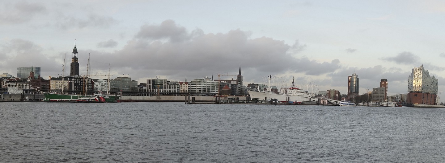 Blick auf Hamburg von den Musicaltheatern aus