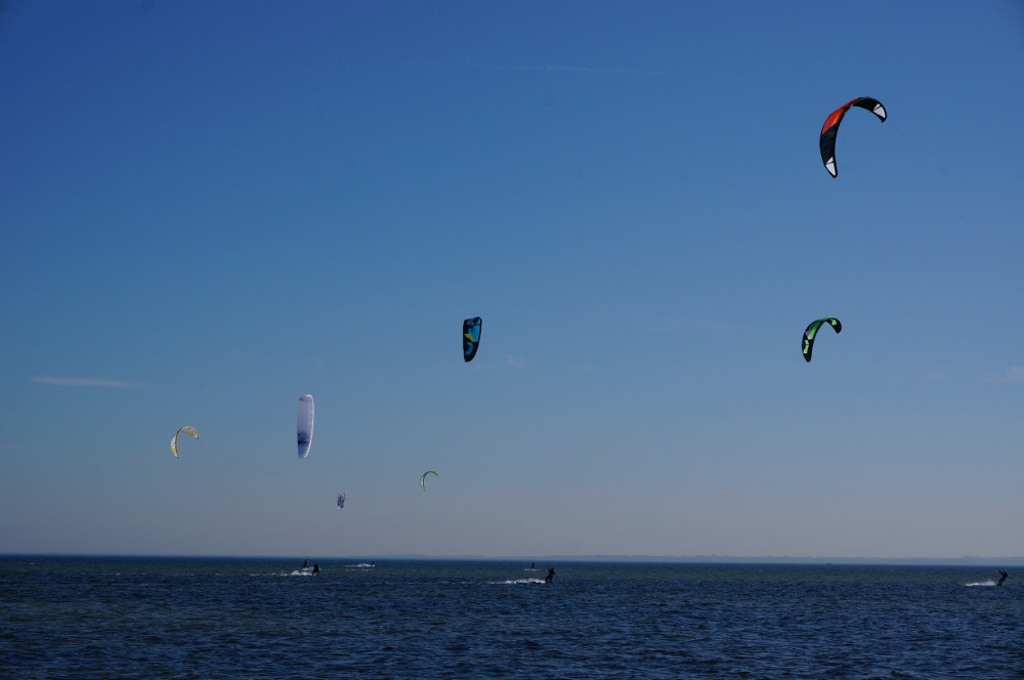 Kitesurfer vor Neustadt in Holstein